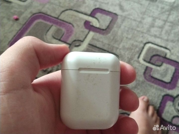 В хорошем состоянии только правый починить надо