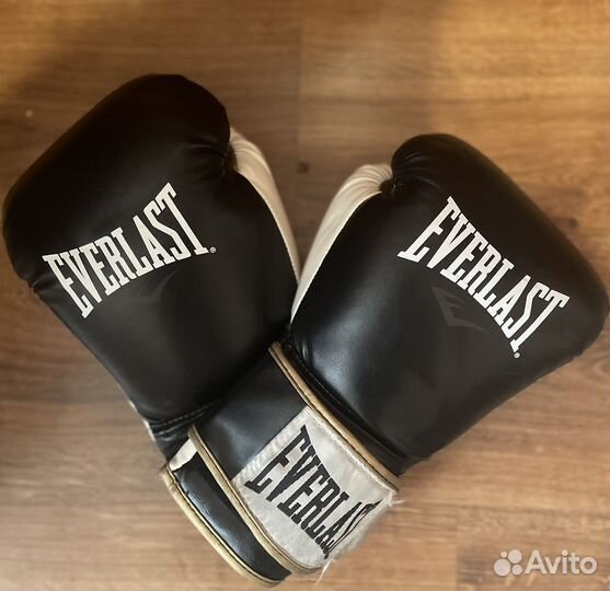 Боксерские перчатки everlast 14 oz