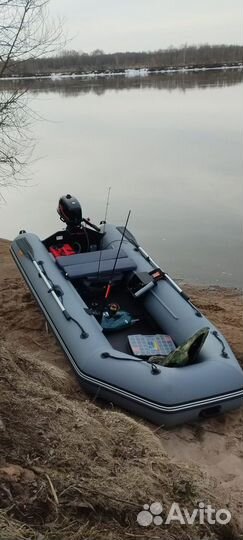 Лодка с мотором