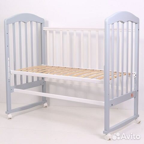 Кроватка-качалка с колесами