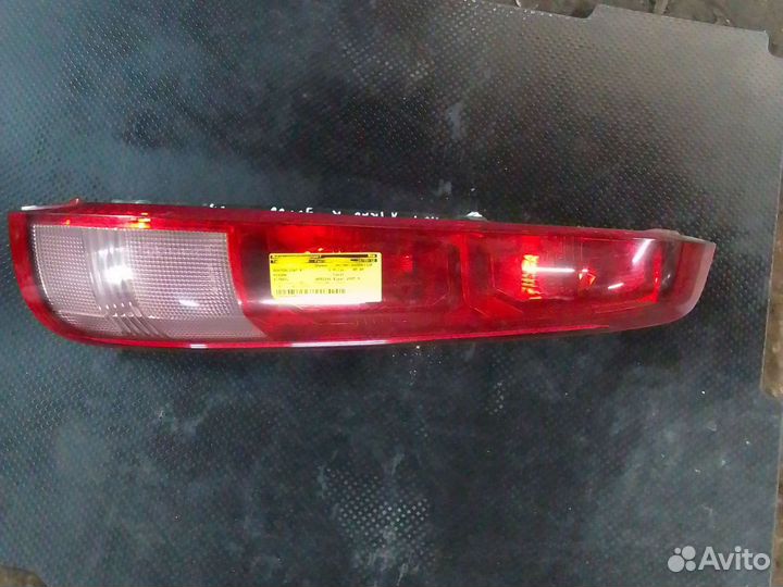 Фонарь задний правый Nissan X-Trail T30