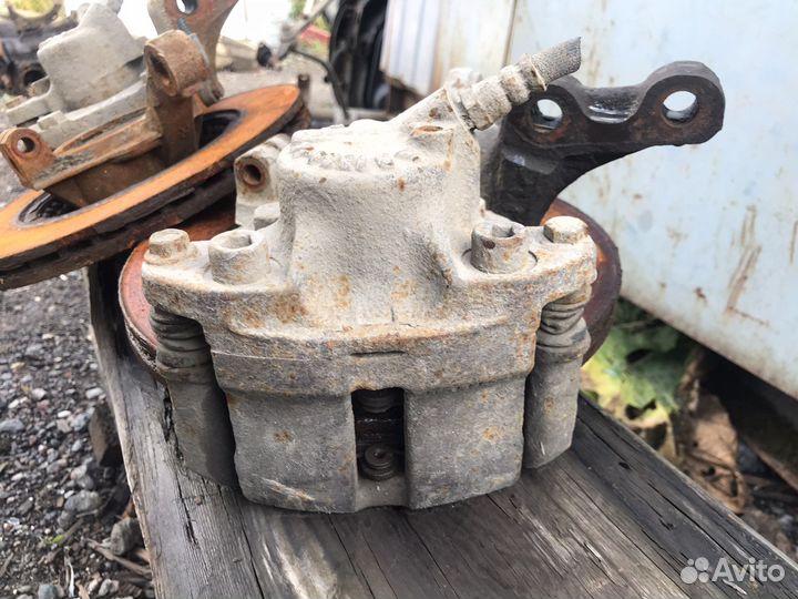 Суппорт передний левый/правый Renault Megane 1