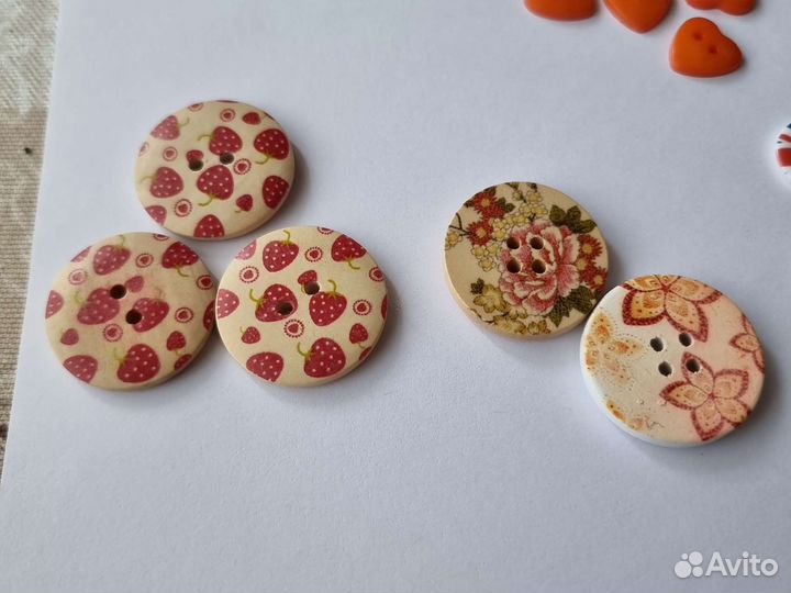 Пуговицы деревянные сердечко конек