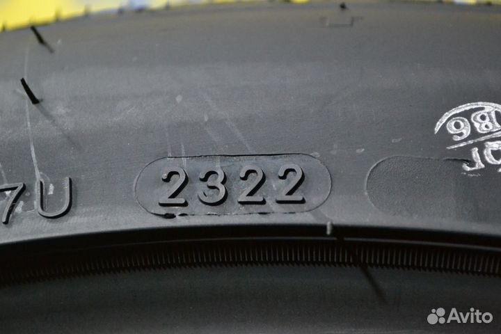 Tourador Winter Pro TSU1 245/40 R20