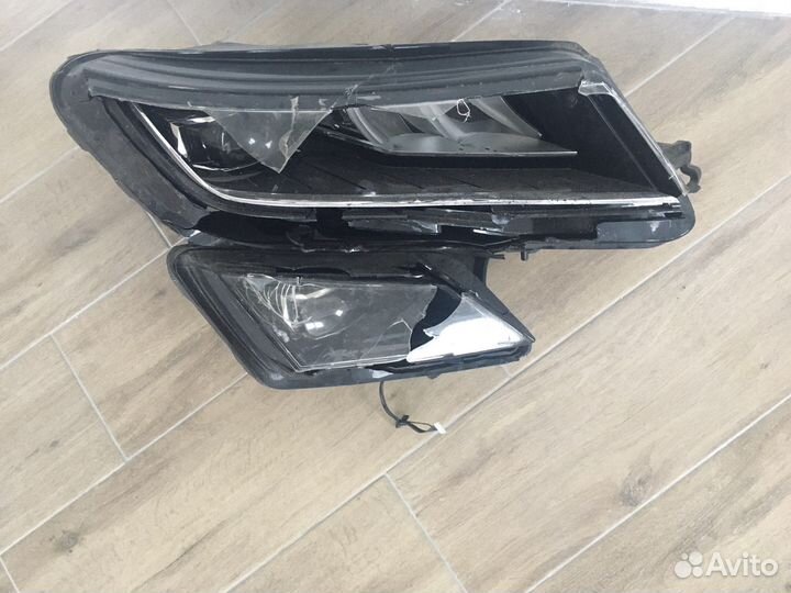 Фара битая правая Skoda Kodiaq с 2016