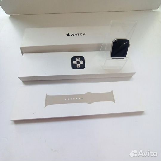 Смарт-часы Apple Watch series SE Gen 2 44мм