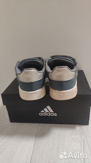 Кроссовки adidas advantage