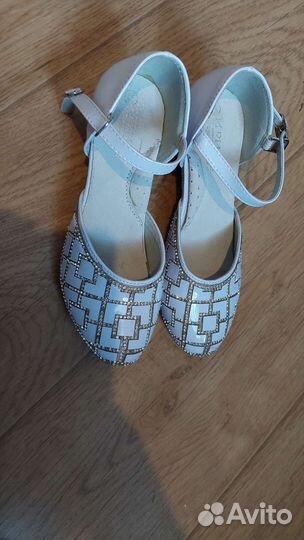 Костюм снежной королевы(6-8 лет) с туфлями 31 р