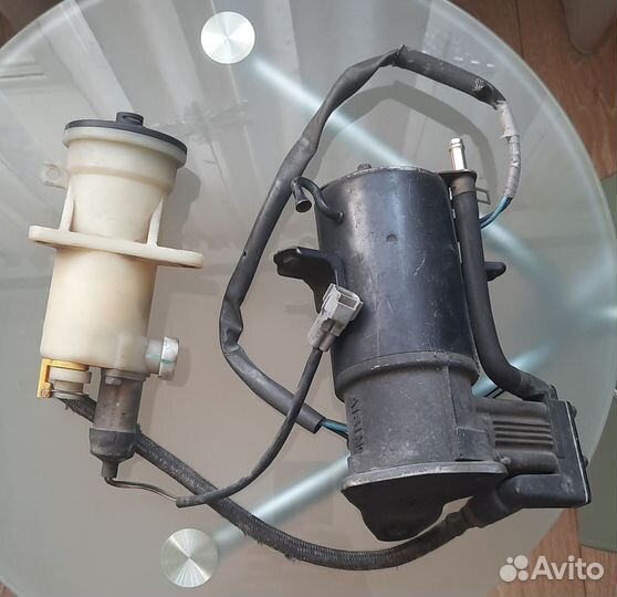 Компрессор пневмоподвески crown JZS145. JZS135