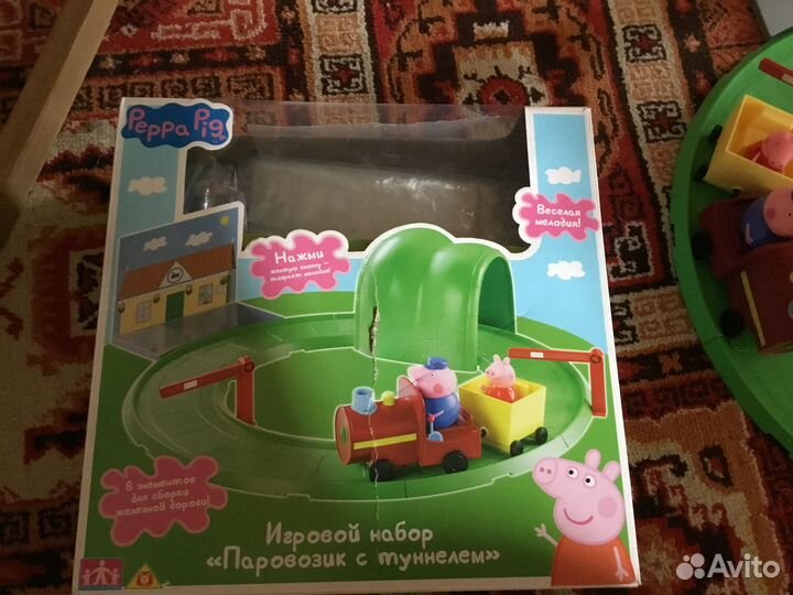 Набор «Паровозик с туннелем» Свинки Пеппы+семья