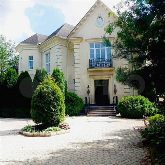 Коттедж 620 м² на участке 25 сот.