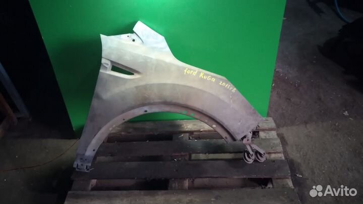 Переднее правое крыло Ford Kuga 2013