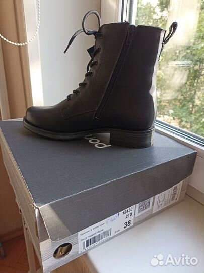 Ботинки Pomar женские 38 размер
