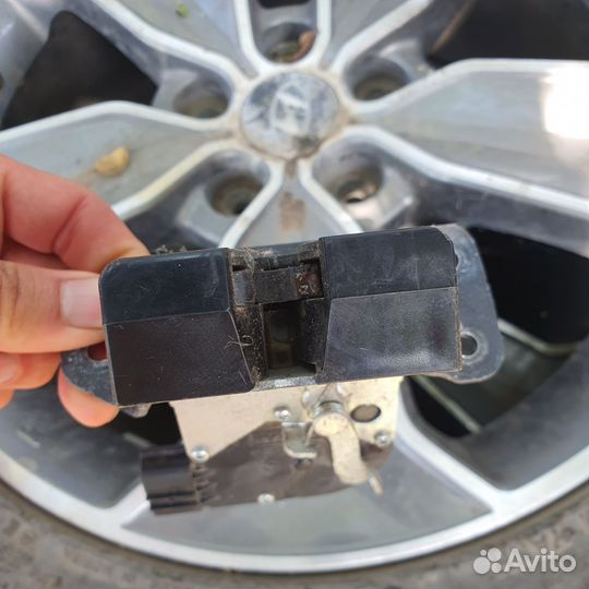 Замок багажника hyundai veloster 2013