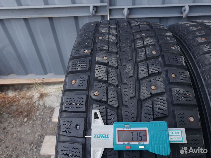 Dunlop SP Winter Ice 01 205/60 R16