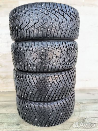 Goodyear Ultragrip Ice Arctic 235/45 R17