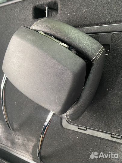 Активный передний подголовник Mercedes-Benz