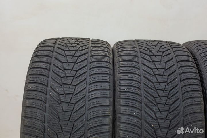 Hankook Winter I'Cept Evo 3 X W330A 265/40 R21 и 295/35 R21 105V
