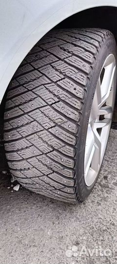 Goodyear Ultragrip Ice Arctic 245/40 R18