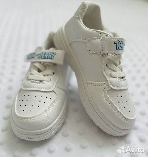 Кроссовки детские 33