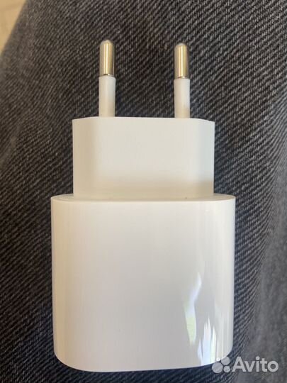 Зарядное устройство на iPhone 20w