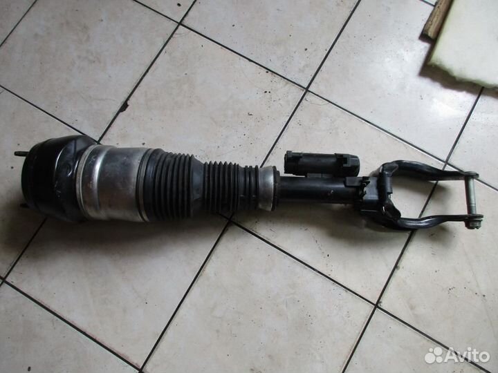 Пневмостойка передняя w166 GLS-class