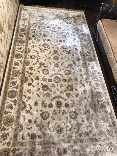 Ковер шелковый
