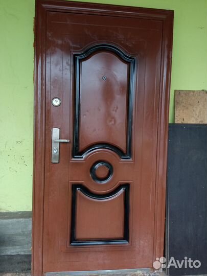 Металлическая дверь бу