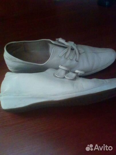 Мокасины женские белые 35. размер