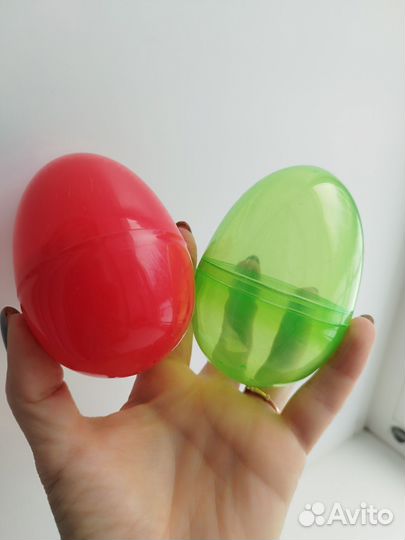 Пластиковое яйцо Киндер сюрприз