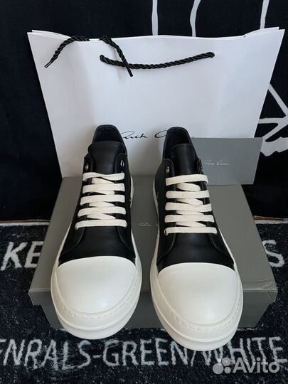 Rick Owens Ramones Low на руках