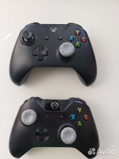 Xbox ONE 2 геймпада