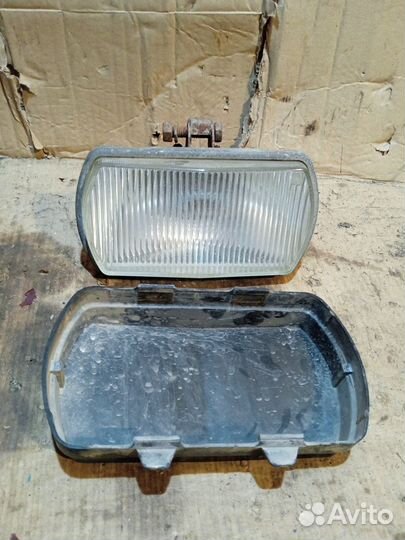 Фара противотуманная правая Mitsubishi Pajero 2