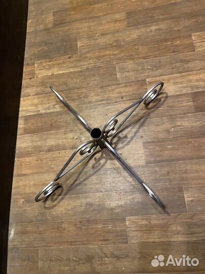 Подставка металлическая под елку