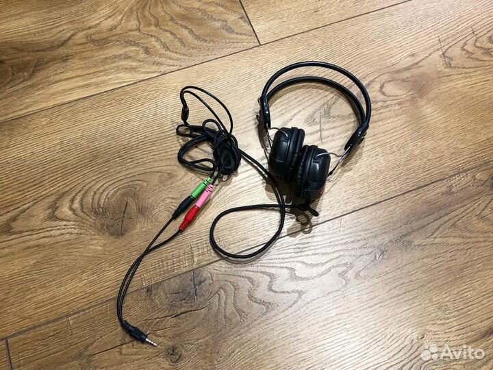 Наушники с микрофоном
