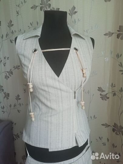 Летний костюм 40-42, новый