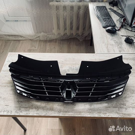 Решетка радиатора Logan Logan 2004-2015