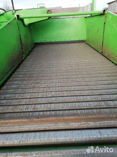 Картофелеуборочный комбайн