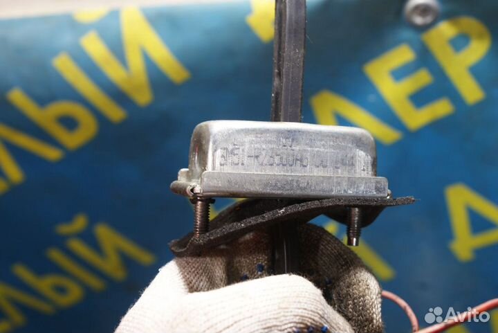 Петля + ограничитель Ford Focus 2