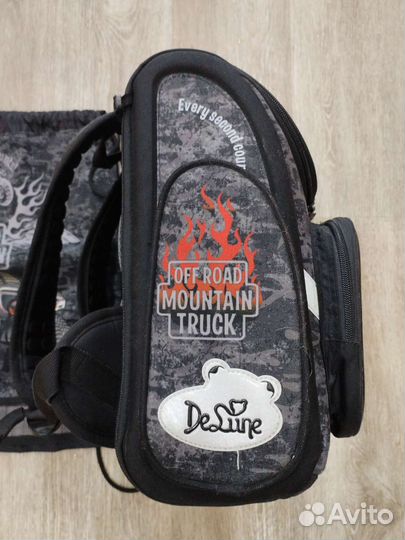 Рюкзак (портфель) школьный