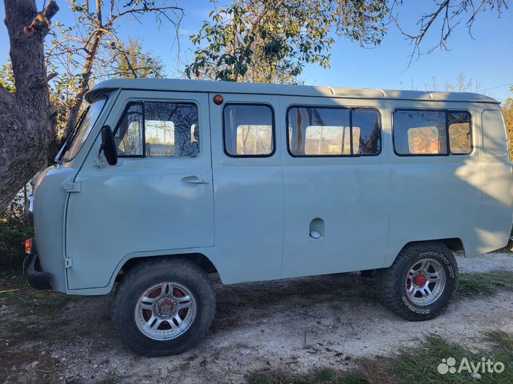 УАЗ 452 Буханка цельнометаллический, 1995