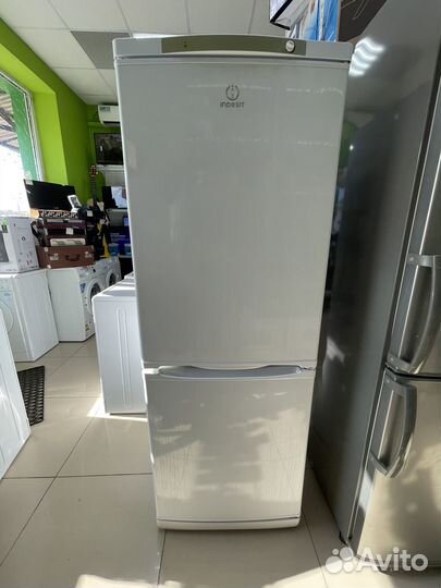 Холодильник indesit