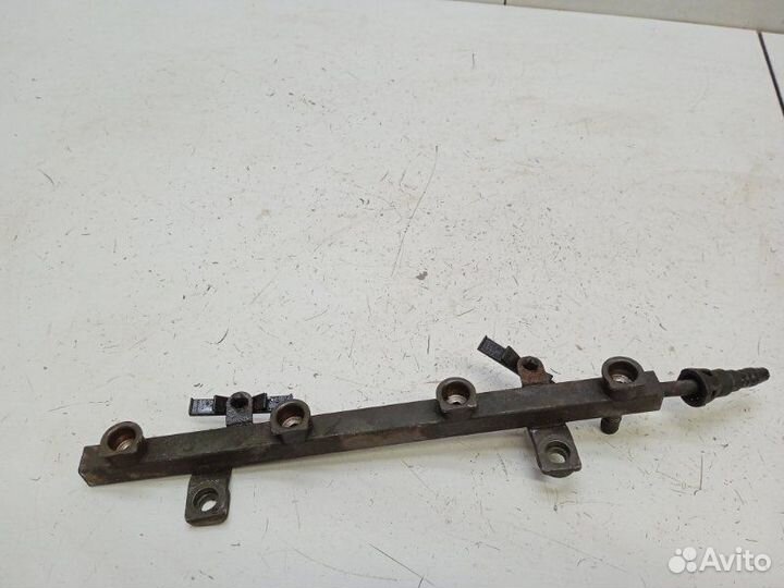 Рейка топливная (рампа) Kia Sephia 1.5 1999