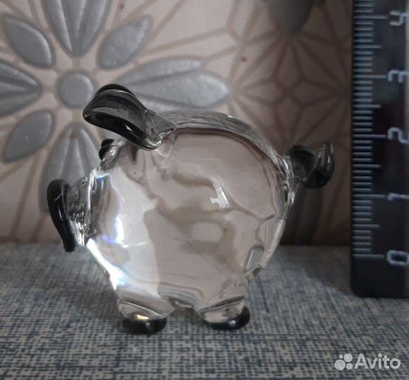 Стеклянная фигурка Поросенок