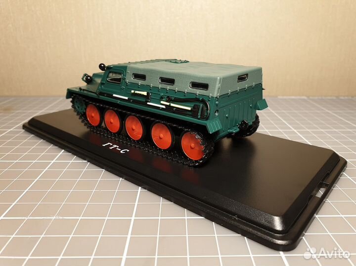 Гусеничный транспортёр-снегоболотоход гт-С с тенто