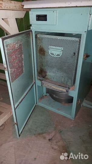 Машина для спуска края Atom