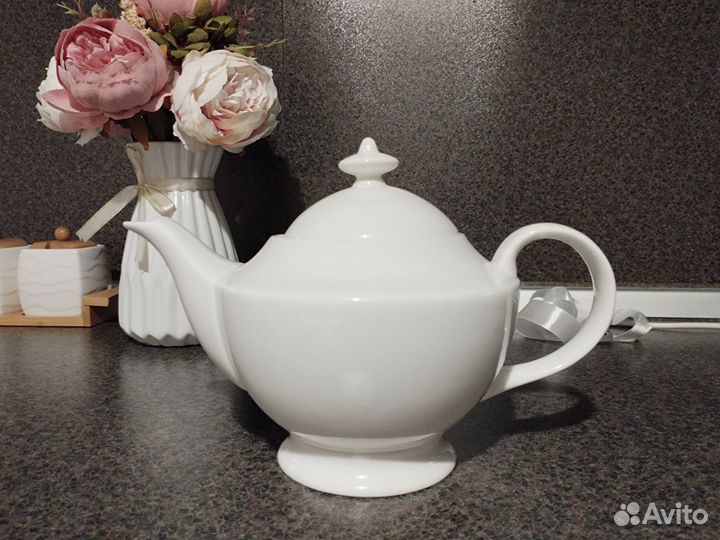 Чайник заварочный фарфоровый белый