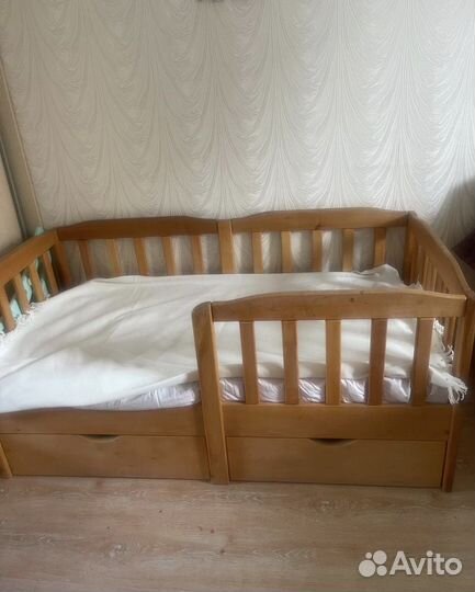 Детская кроватка