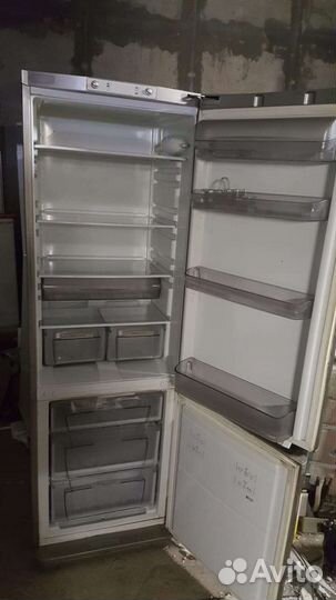 Холодильник Аристон по запчастям