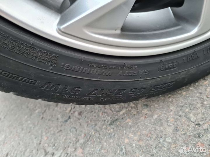 Kumho Ecsta HS51 225/45 R17